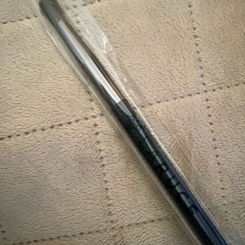 NWT LARUCE Beauty Tapered Blending LR007 Shadow Brush